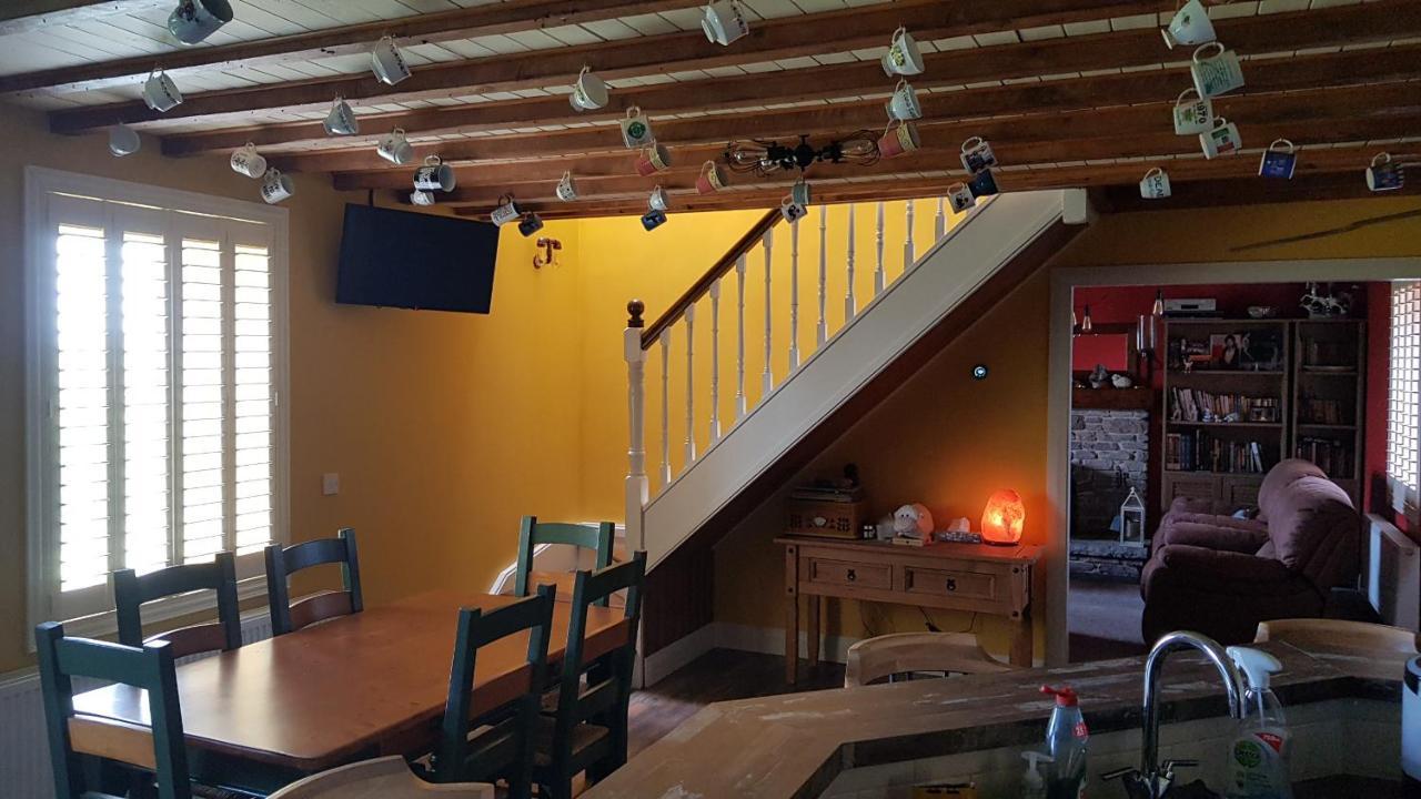Anascaul Traditional Irish Farmhouse מראה חיצוני תמונה